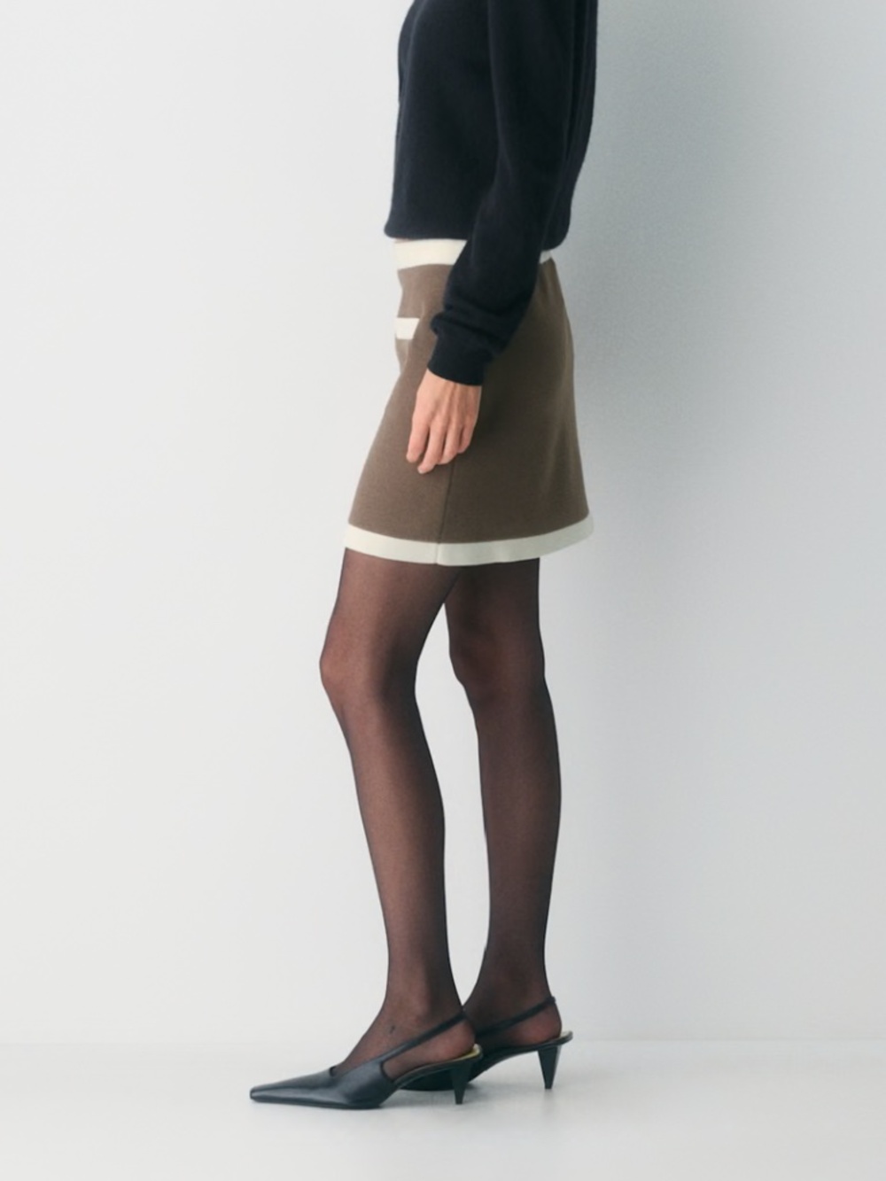 Aritzia Skirt NWT - Picture 2 of 2